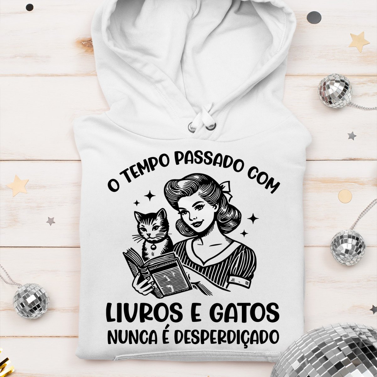 Camiseta Livros O Tempo Passado Com Livros E Gatos Nunca É Desperdiçado - Image 3